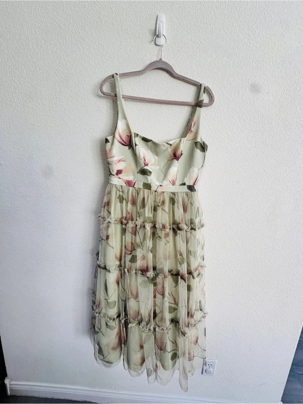 Adrianna PAPELL floral midi dress with square neck line, pale green 12 wedding - Picture 11 of 11
